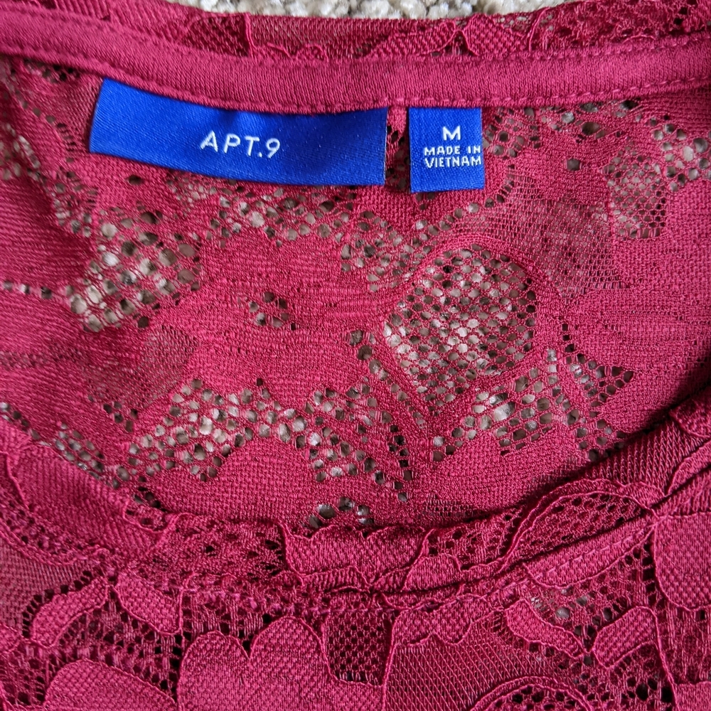 Women's Apt 9 Burgundy midi shift dress size medium lace sleeves - Picture 3 of 4